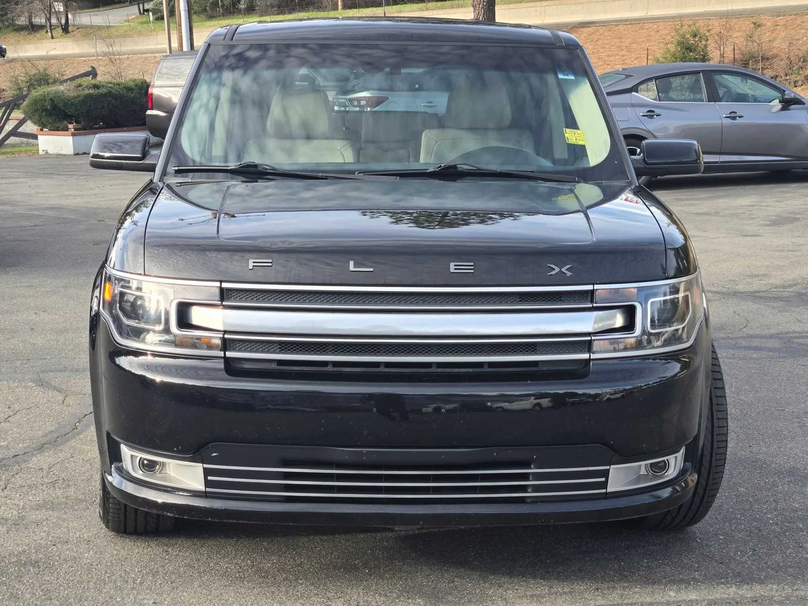 Used 2019  Ford Limited image 2