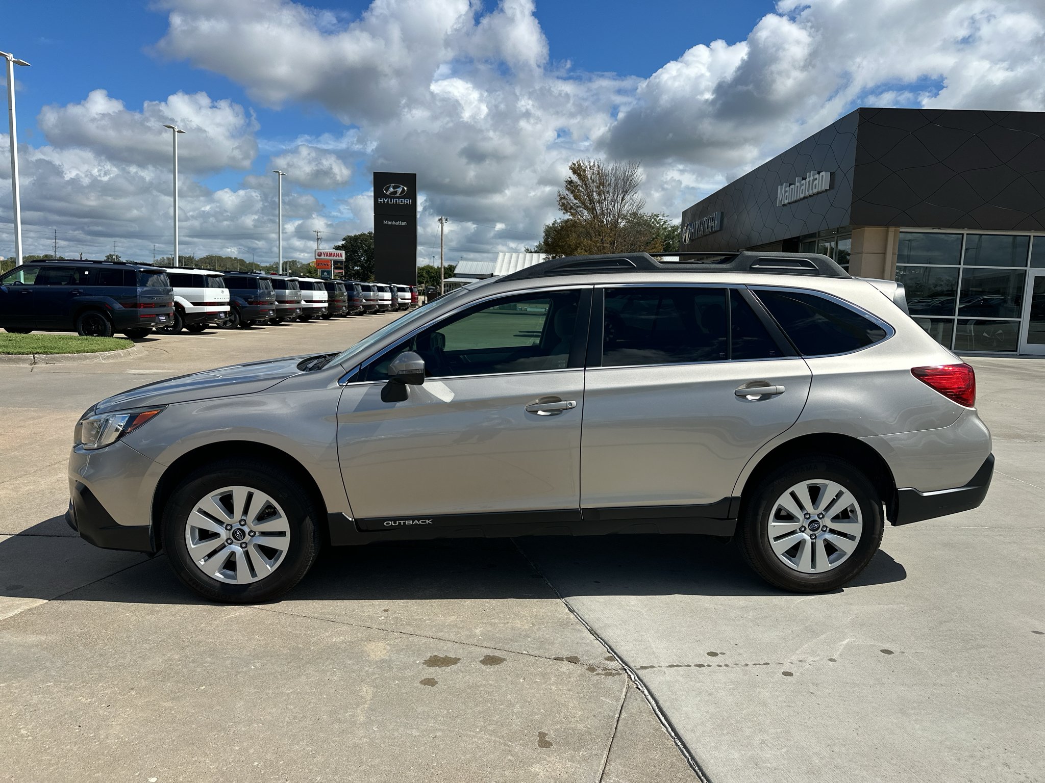 Used 2018 Tungsten Metallic Subaru Premium image 9