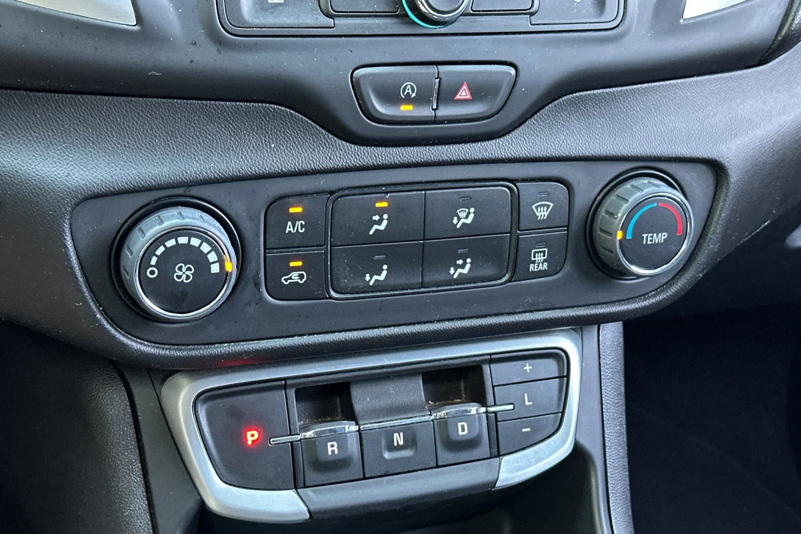 Used 2024 Summit White GMC SLE image 20