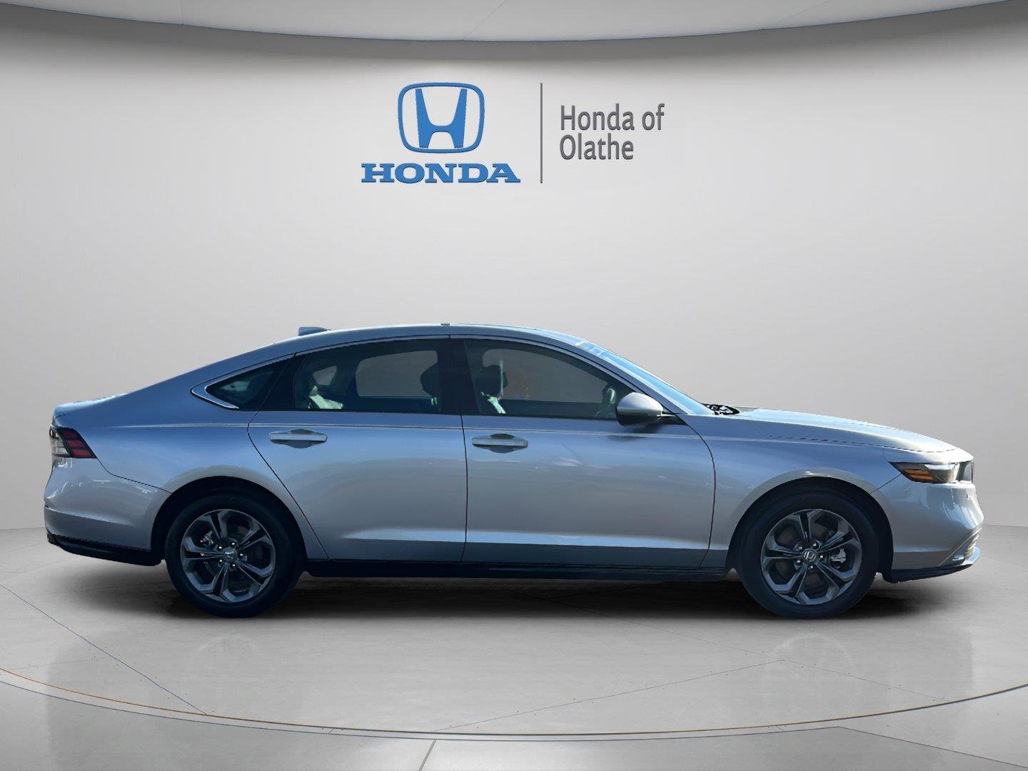 Certified 2025 Honda Accord Hybrid EX-L with VIN 1HGCY2F60SA082615 for sale in Kansas City