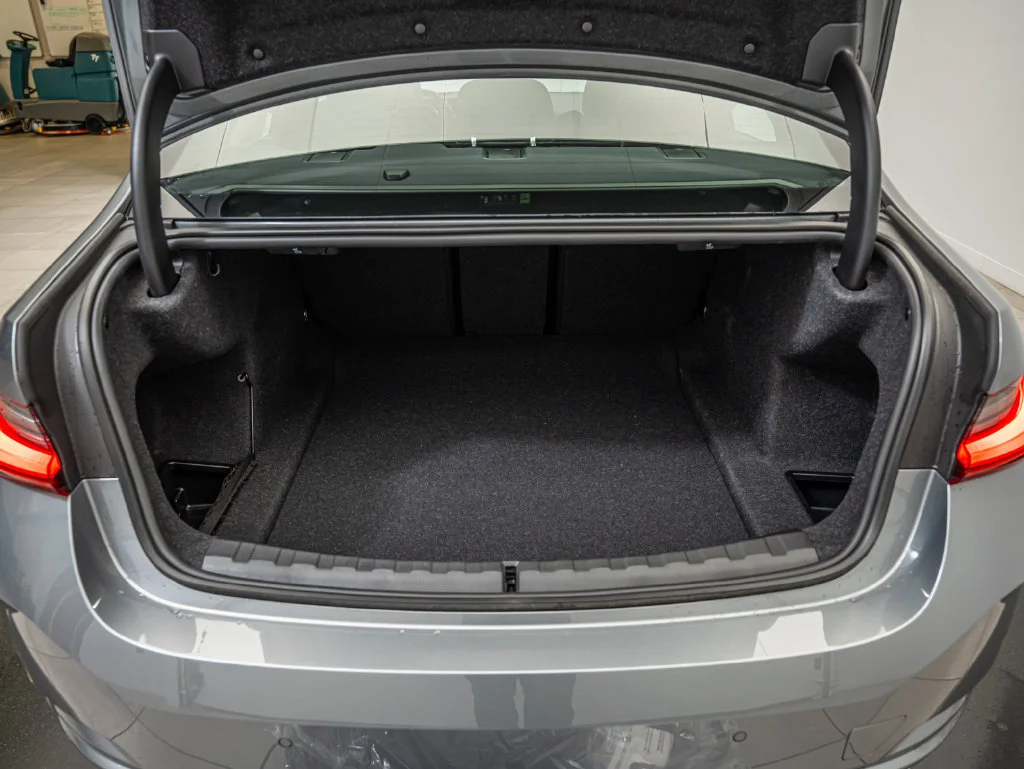 New 2026 Skyscraper Grey Metallic BMW 330i xDrive image 34