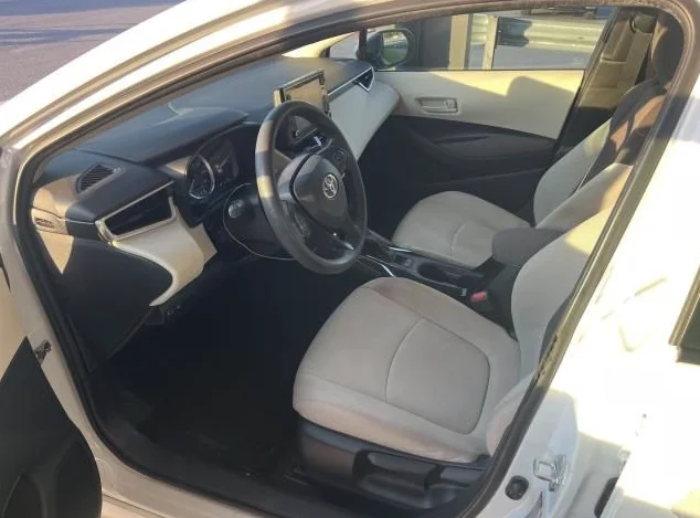 Used 2022 White Toyota LE image 5