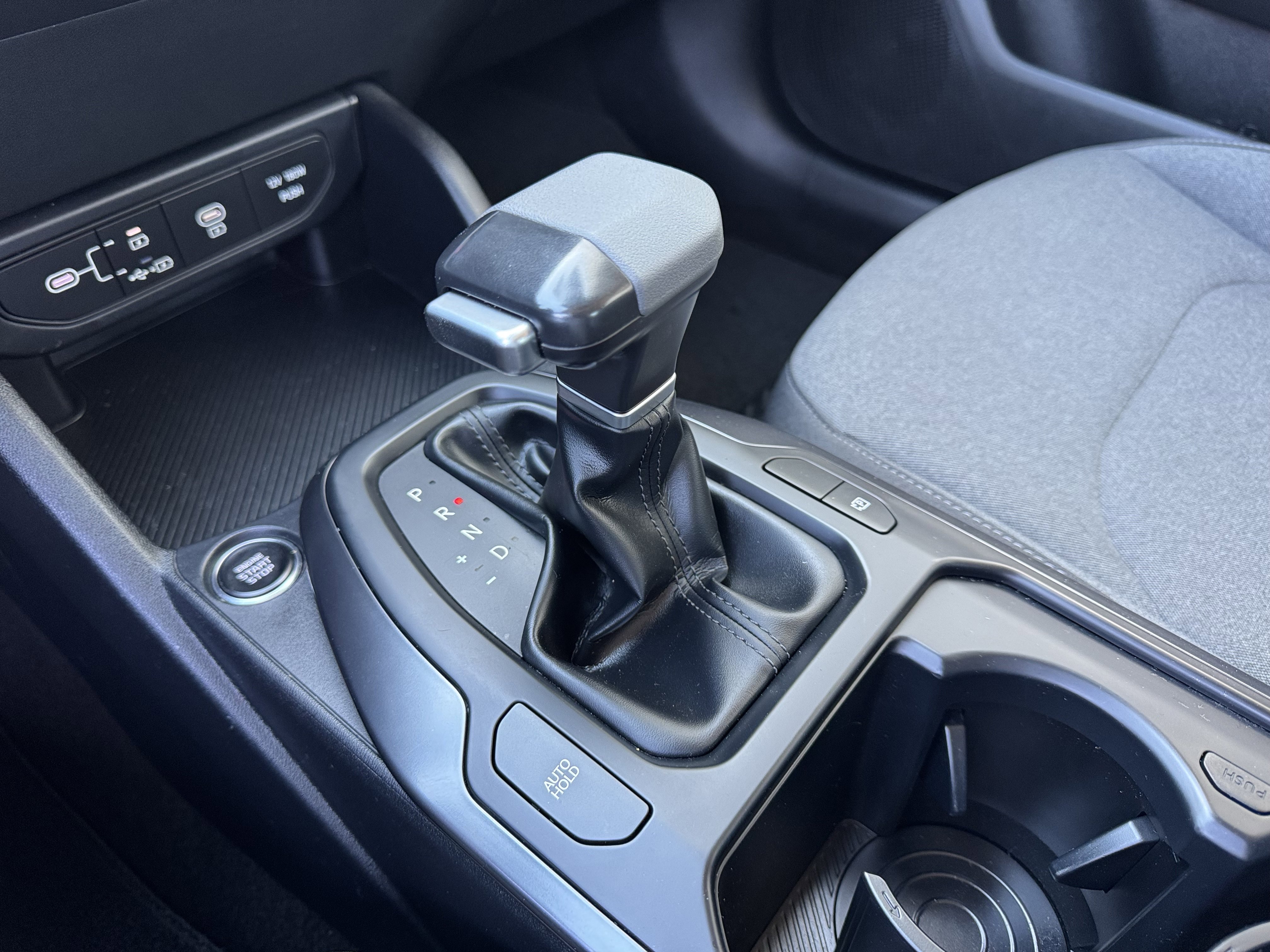 2025 Kia K4 LXS - Photo 29