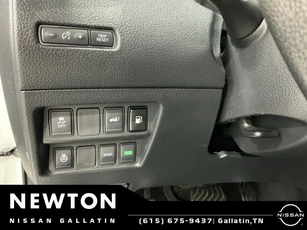 Used 2018 Pearl White Nissan SV image 31