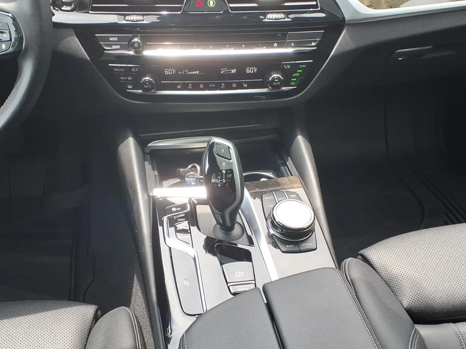 Used 2023 Skyscraper Gray Metallic BMW 530i image 18