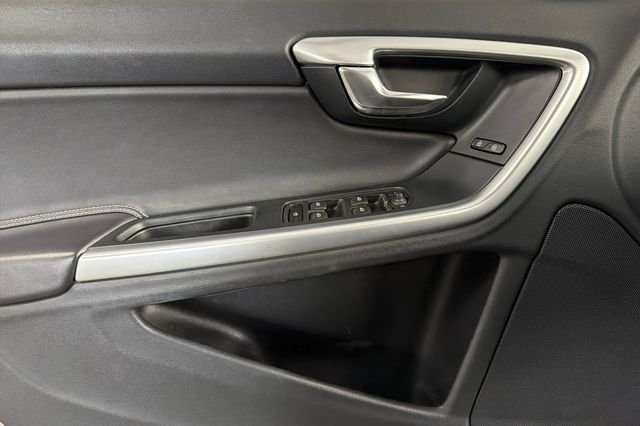 Used 2015 Gray Metallic Volvo T5 Premier image 15
