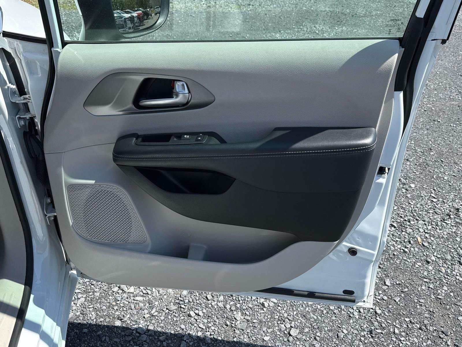 Used 2023 Bright White Clearcoat Chrysler Touring L image 8