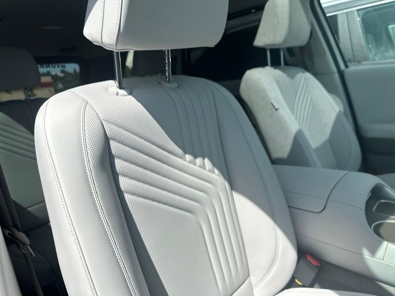 New 2026 White Hyundai SEL Premium AWD image 33