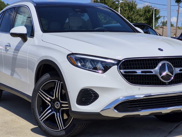 New 2027 Polar White Mercedes-Benz GLC 300 image 45