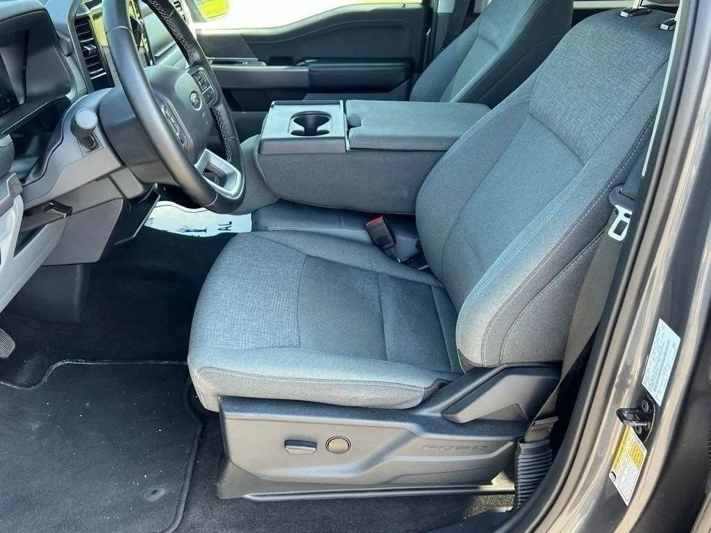 Used 2025 Gray Metallic Ford XLT image 13