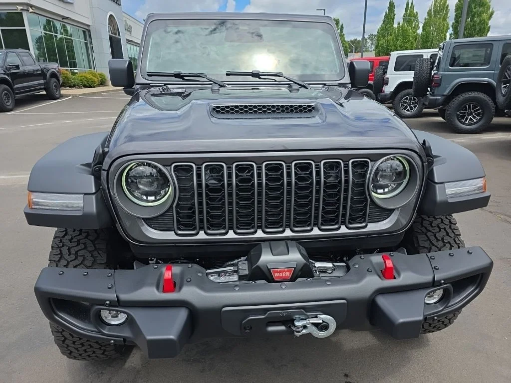 New 2026 Granite Crystal Metallic Clear-Coat Exterior Paint Jeep Rubicon image 8