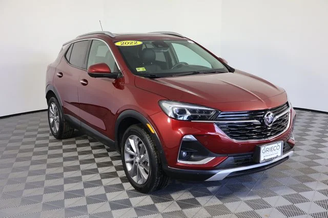 Used 2022 Red Buick Essence image 1