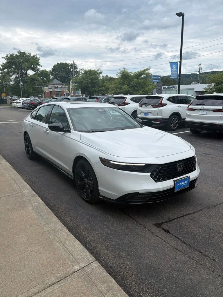New 2026 Platinum White Pearl Honda Sport-L Hybrid image 3
