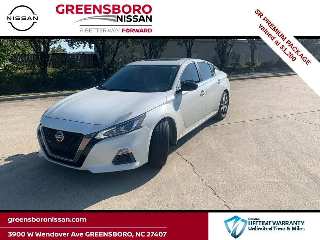 Used 2021 White Nissan 2.5 SR image 1