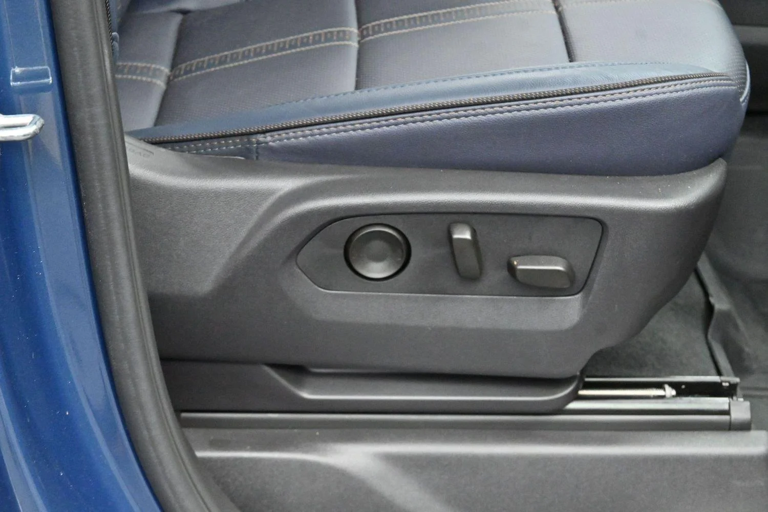 Used 2024 Lakeshore Blue Metallic Chevrolet High Country image 33