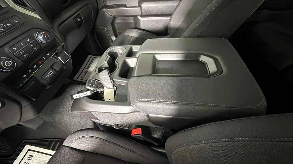 Used 2026 White Chevrolet Custom image 24