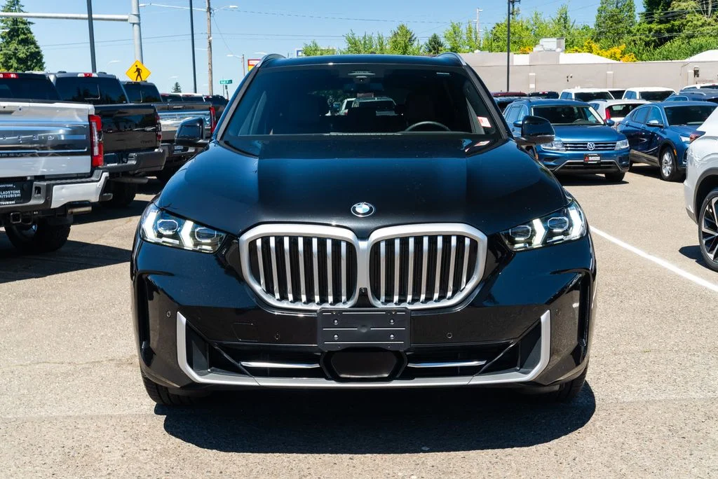 Used 2026 Black BMW xDrive40i image 2