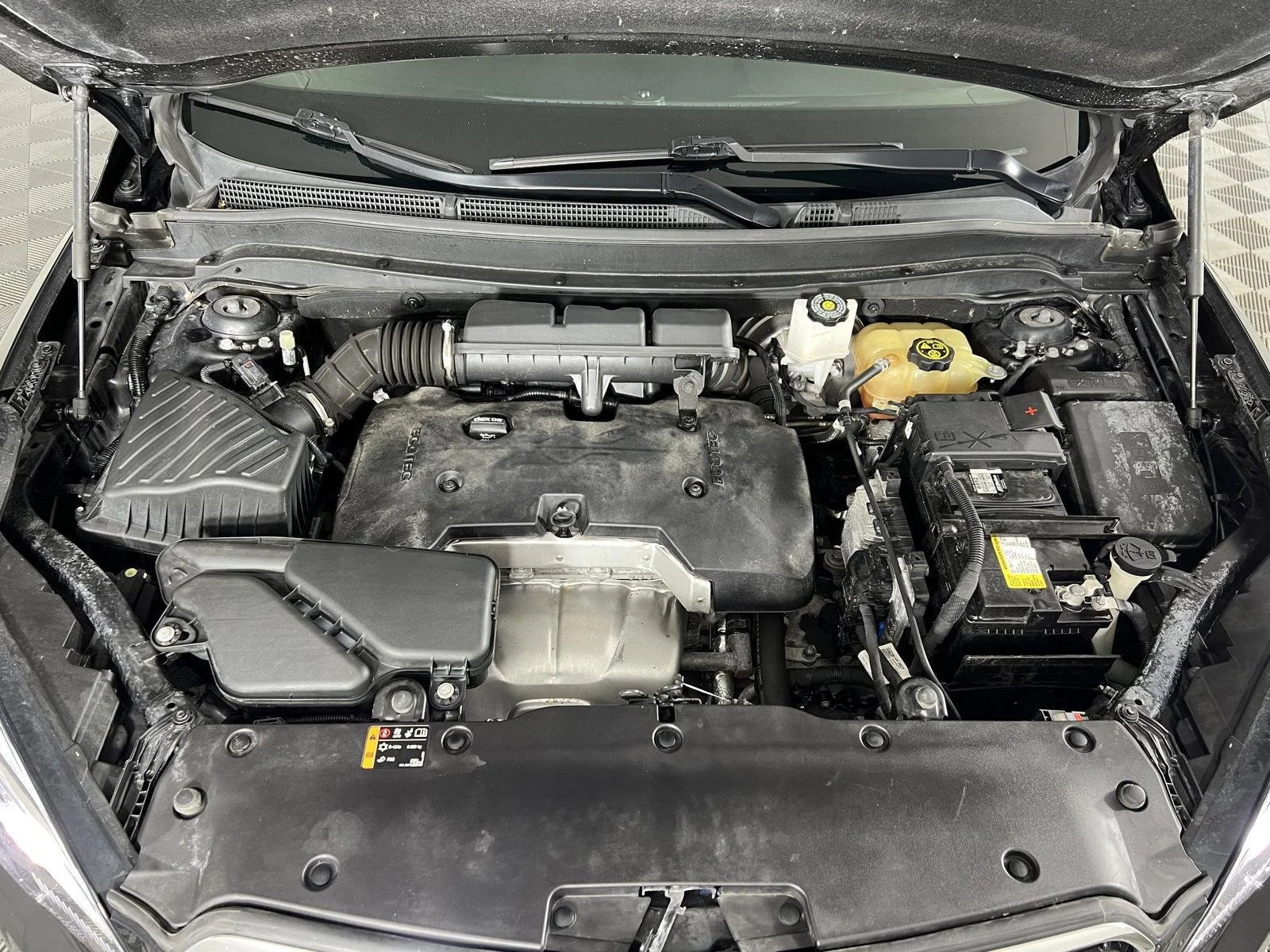 Used 2020 Ebony Twilight Metallic Buick Essence image 3