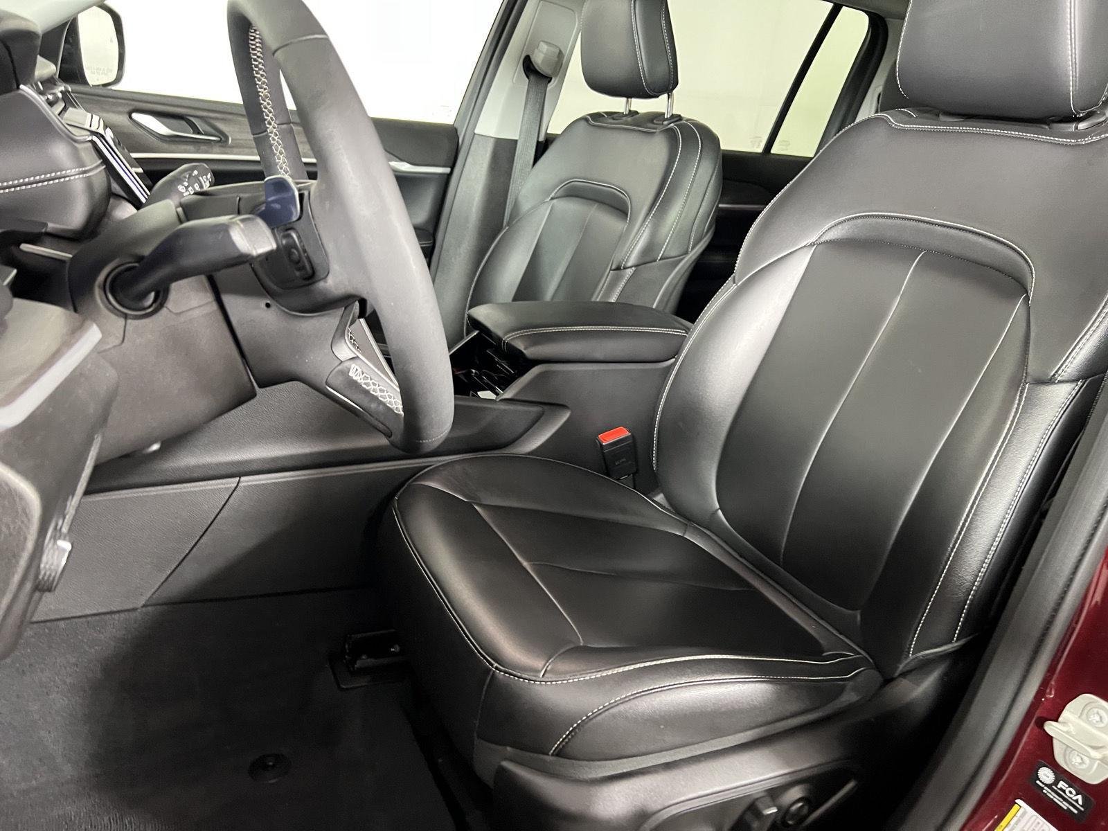 Used 2023 Velvet Red Pearlcoat Jeep Limited image 15