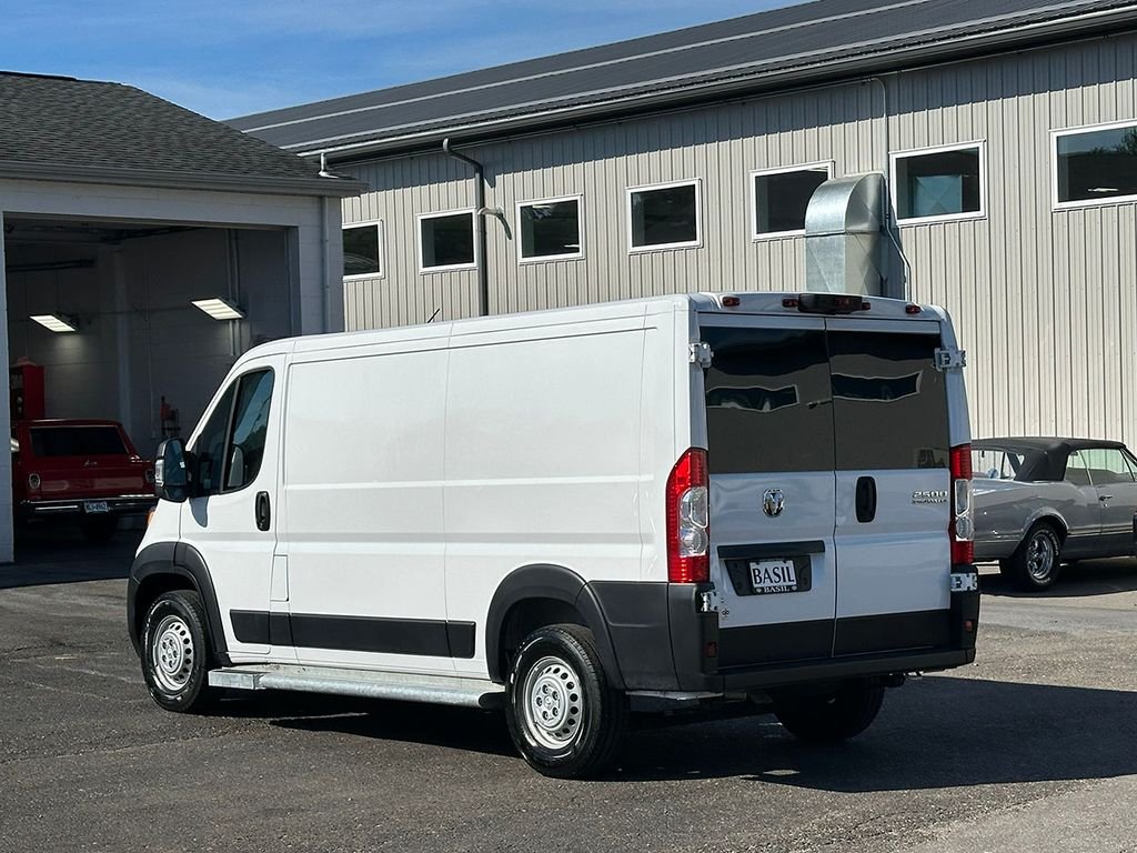Used 2025 White Ram Base image 6