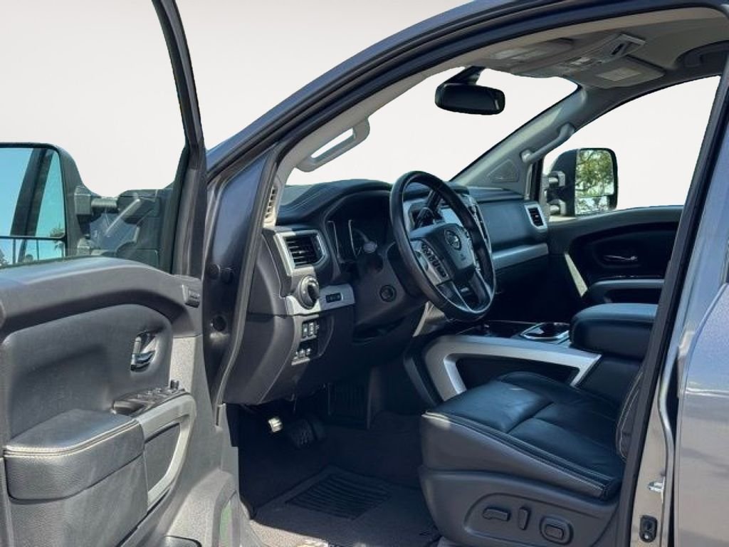 Used 2019 Gray Nissan PRO-4X image 9
