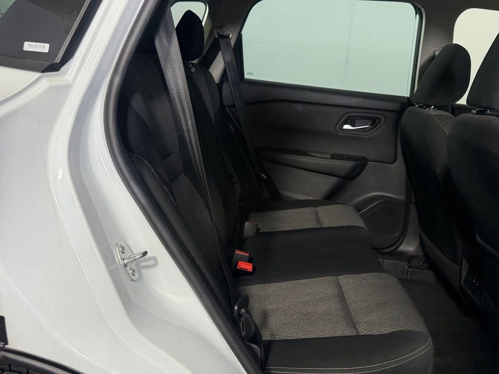 2025 Nissan Rogue SV - Photo 26