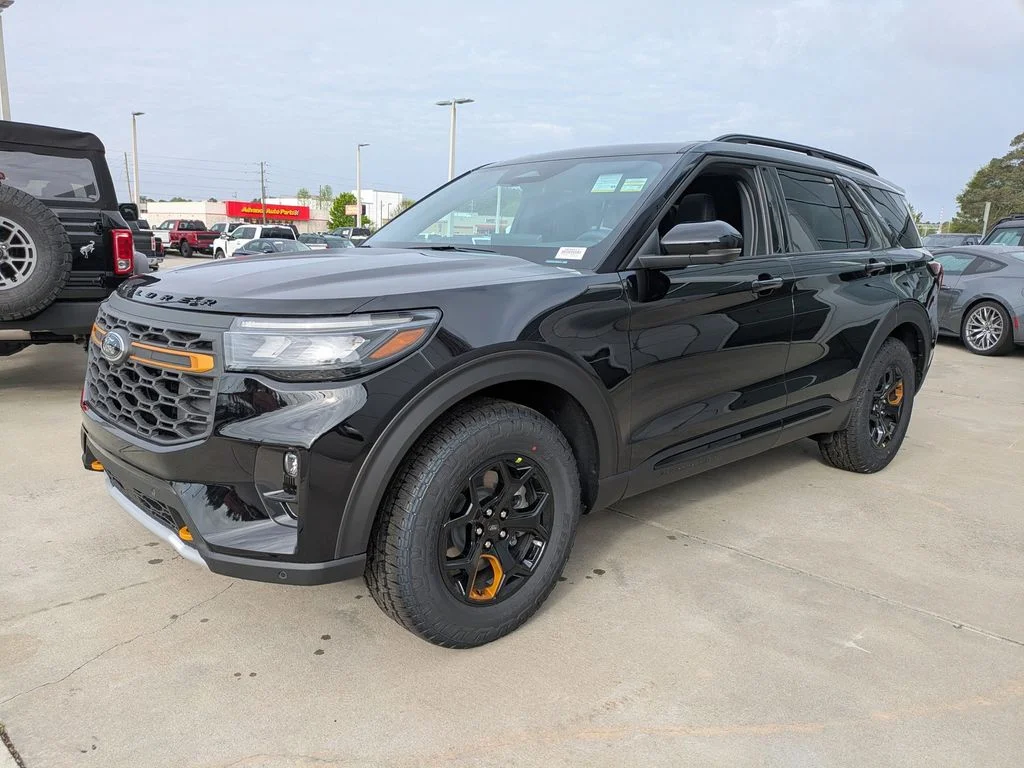 New 2026 Agate Black Metallic Ford Tremor image 7