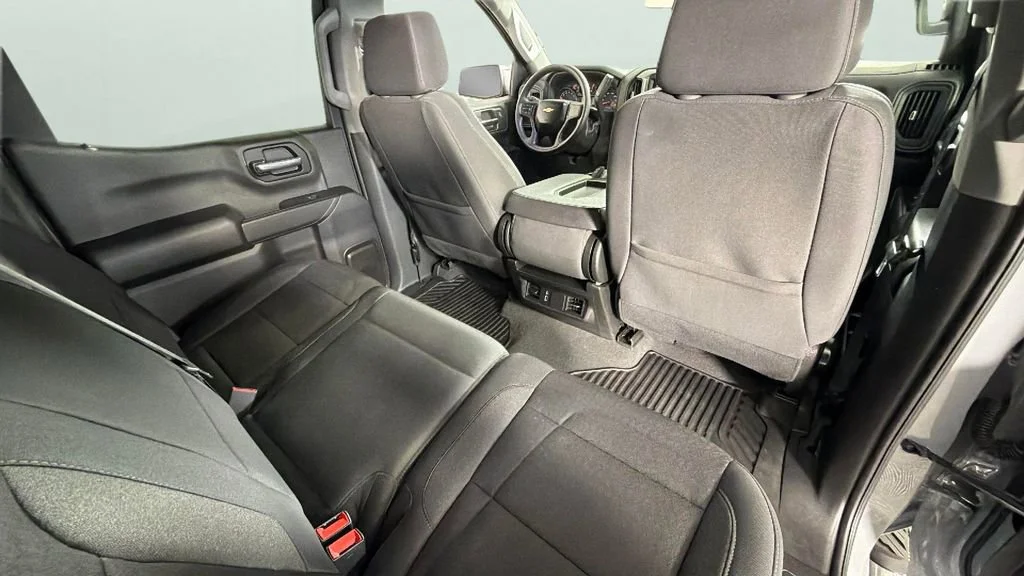 Used 2025 Slate Gray Metallic Chevrolet Custom image 30