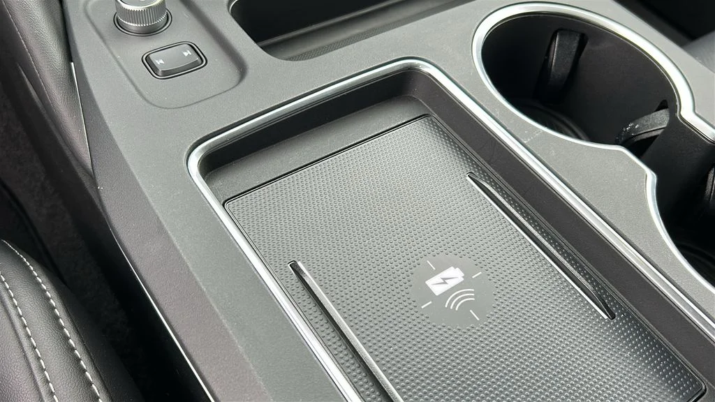 Used 2025  Acura Technology Package image 19