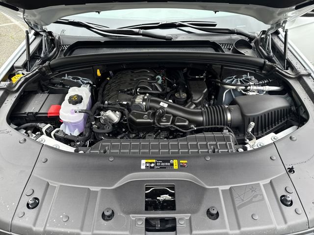New 2026 Bright White Clear-Coat Exterior Paint Jeep Laredo image 29