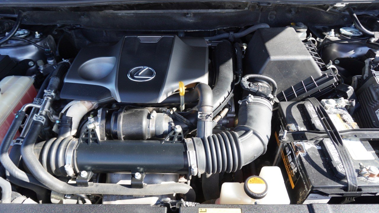 Used 2015 Gray Lexus  image 28