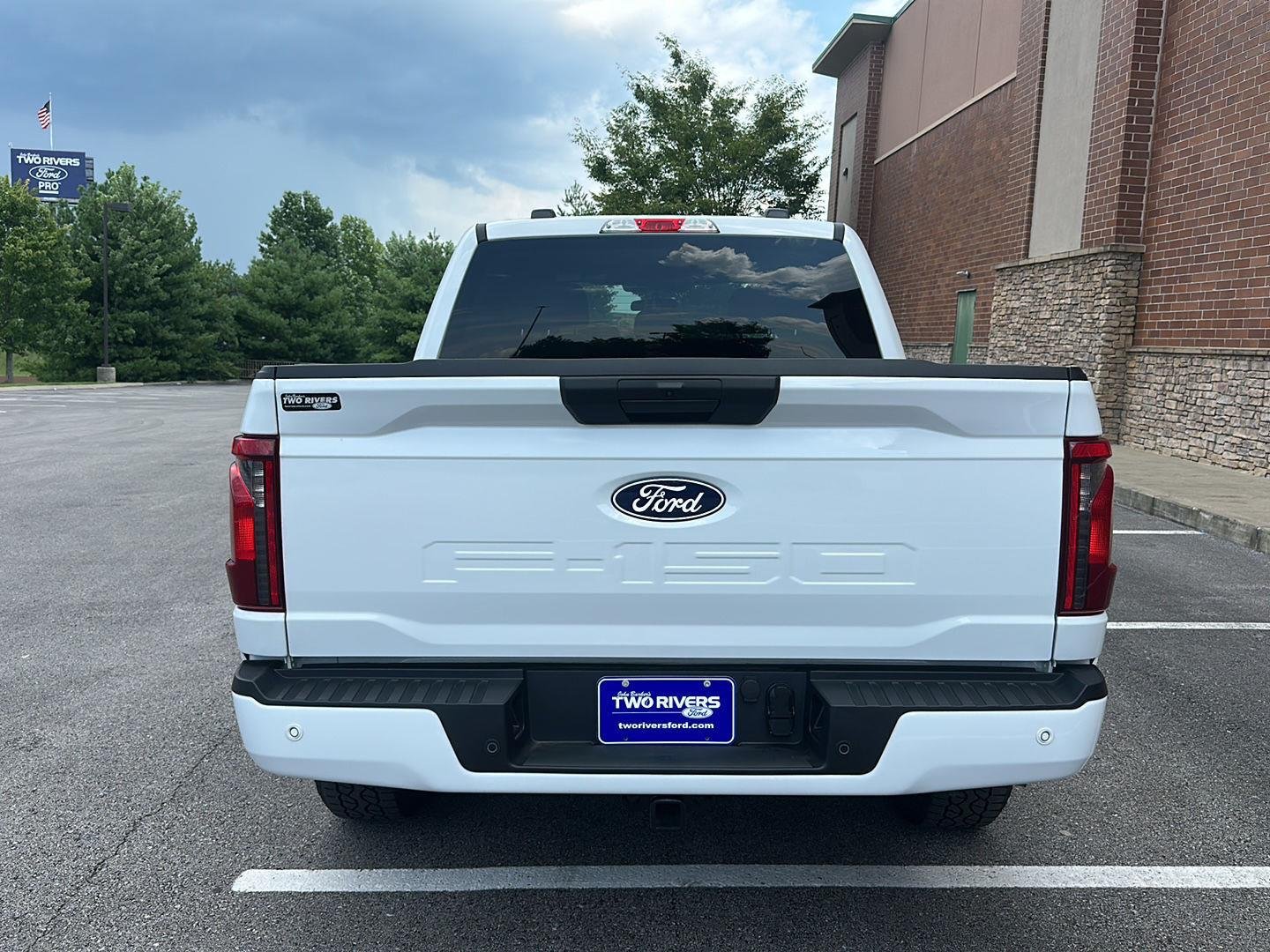 Certified Used 2026 Oxford White Ford STX image 4