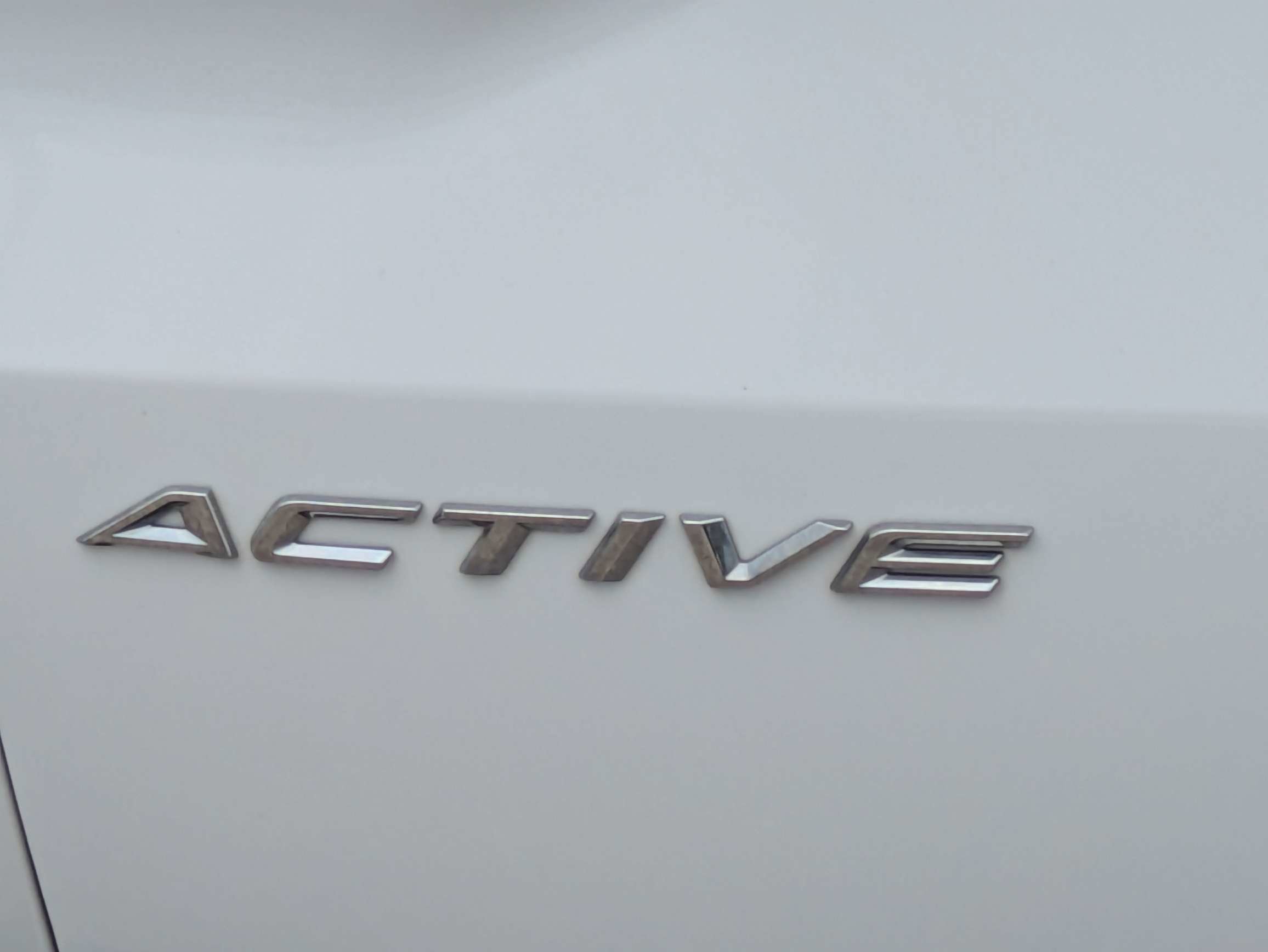 Used 2025 Oxford White Ford Active image 13