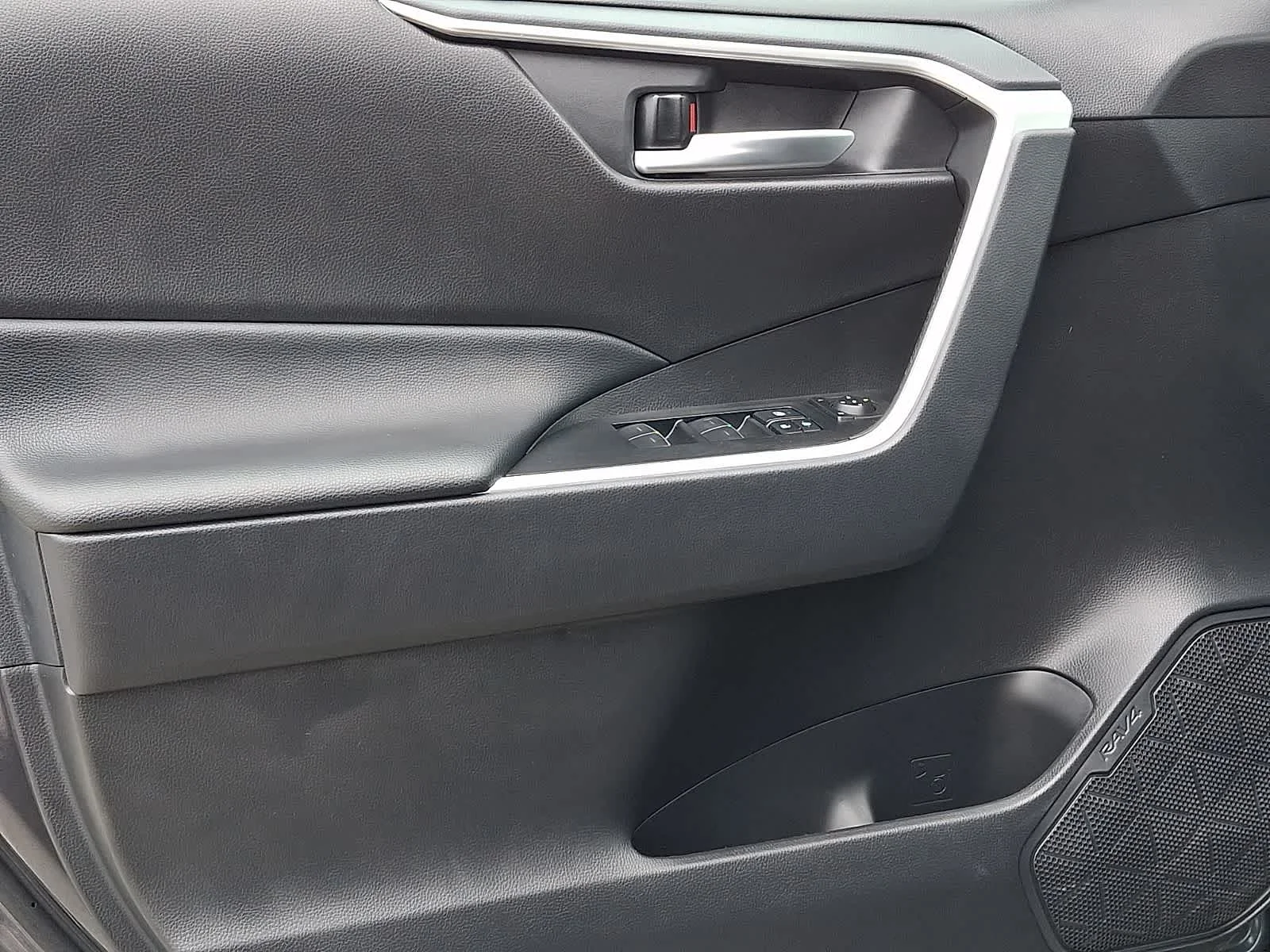Certified Used 2025 Magnetic Gray Metallic Toyota XLE image 15