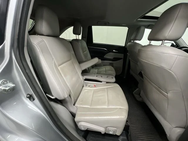 Used 2016 Silver Toyota Limited image 29