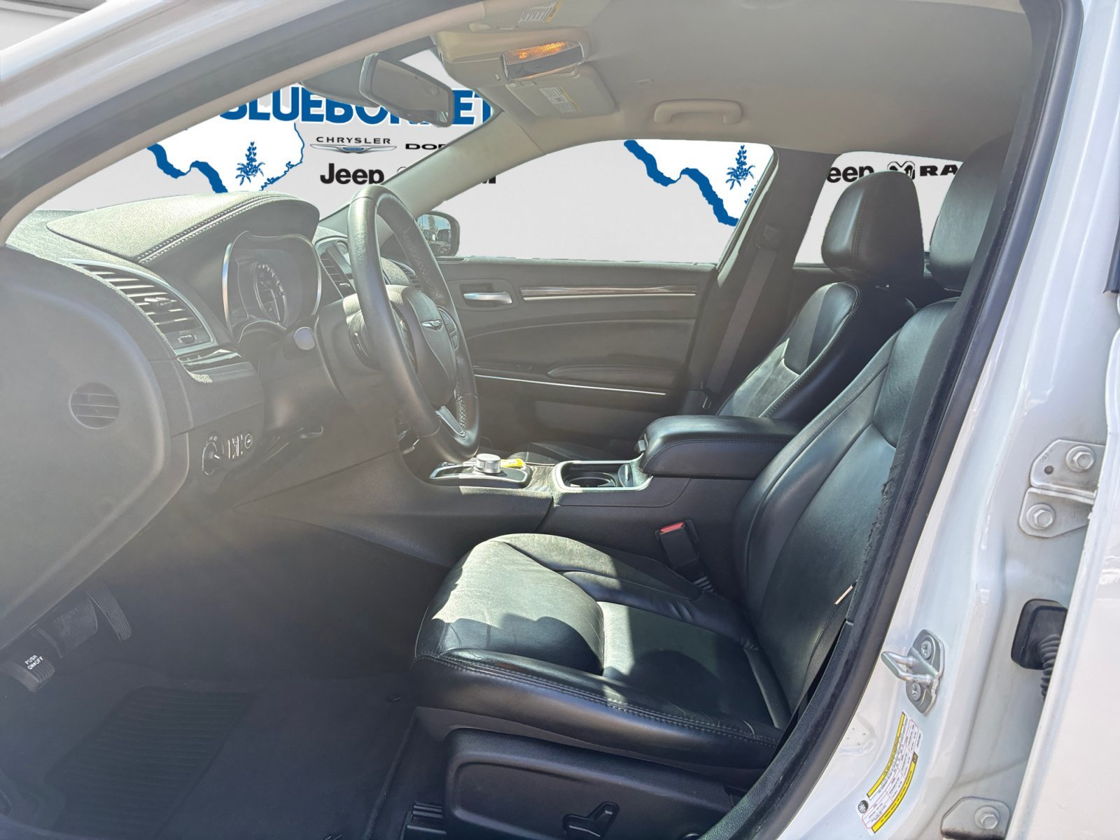 Used 2018 Bright White Clearcoat Chrysler Touring L image 11