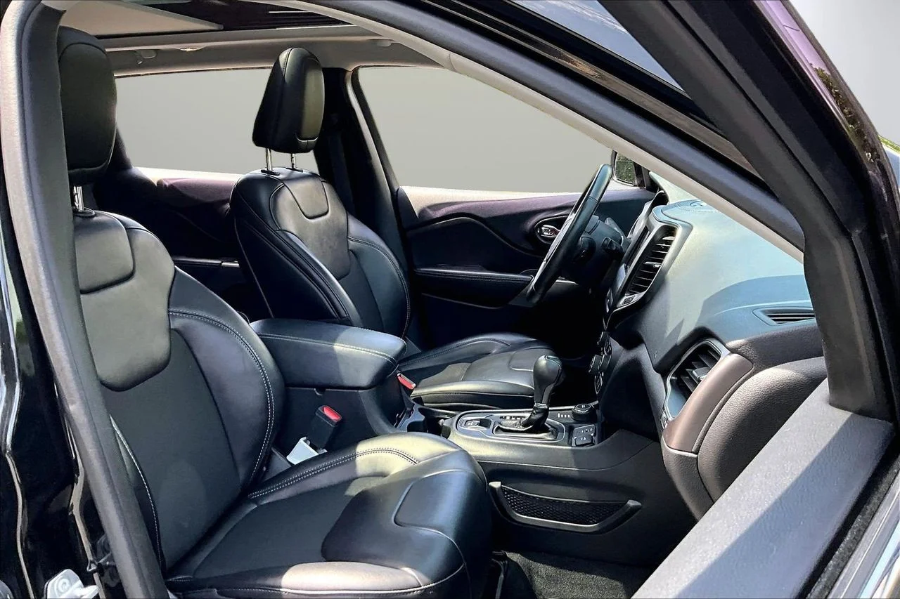 Certified Used 2019 Black Jeep Latitude Plus image 22