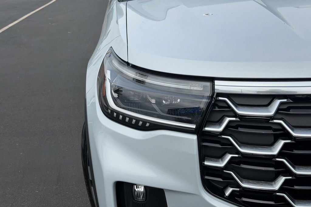 New 2026 Space White Metallic Ford Platinum™ image 4