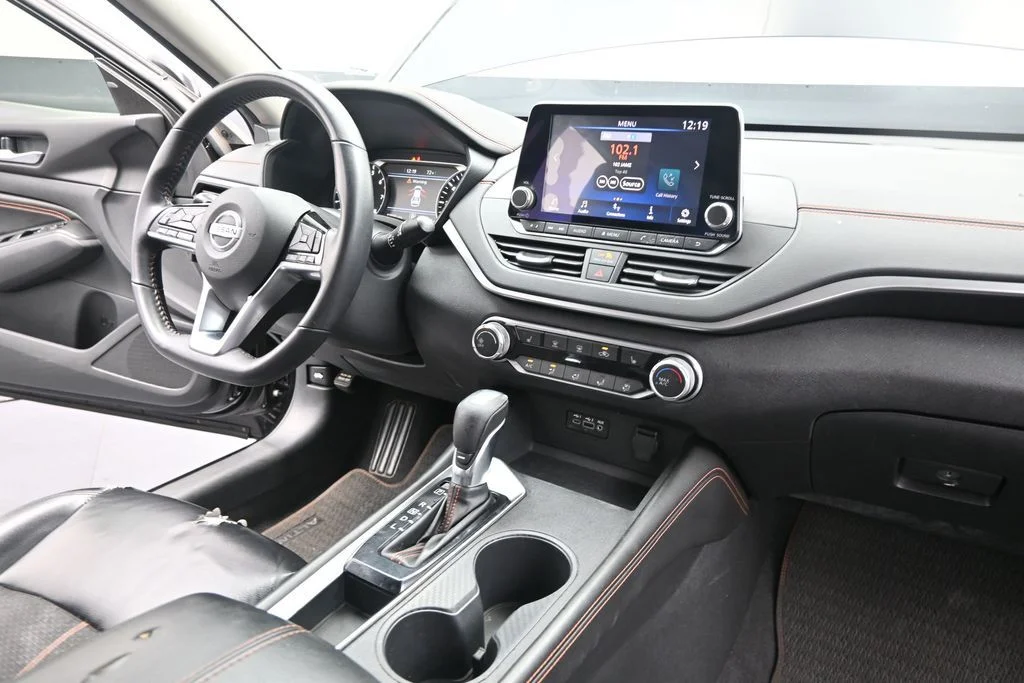 Used 2021 Black Nissan 2.5 SR image 31