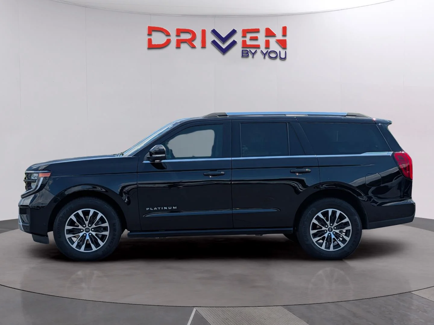 Used 2025 Agate Black Ford Platinum image 2