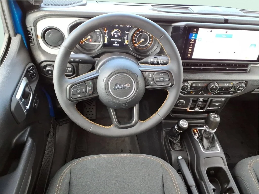 Used 2024 Blue Jeep Sport S image 17