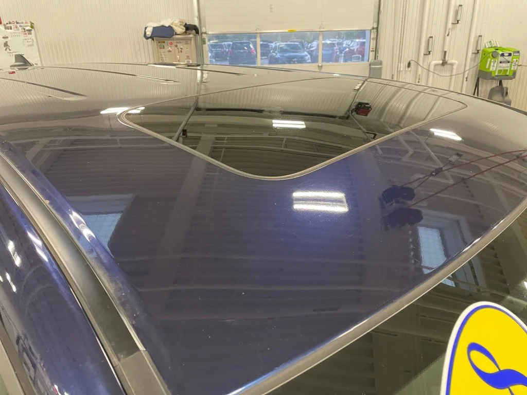 Used 2018 Blue Honda EX-L image 16