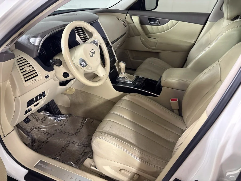 Used 2014 White INFINITI Base image 27