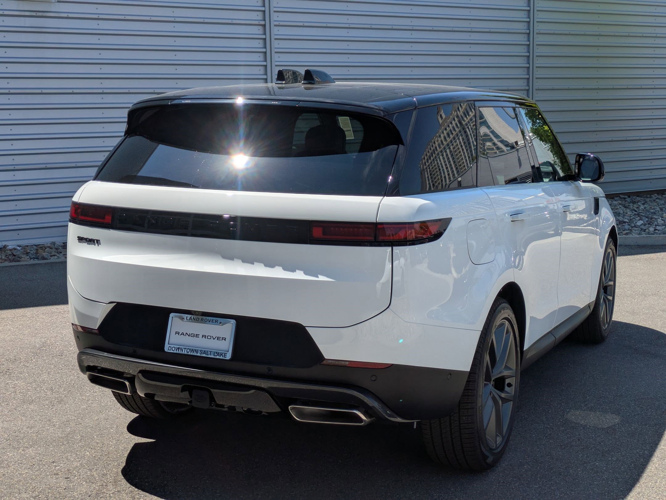 New 2026 Fuji White Land Rover P360 SE image 5