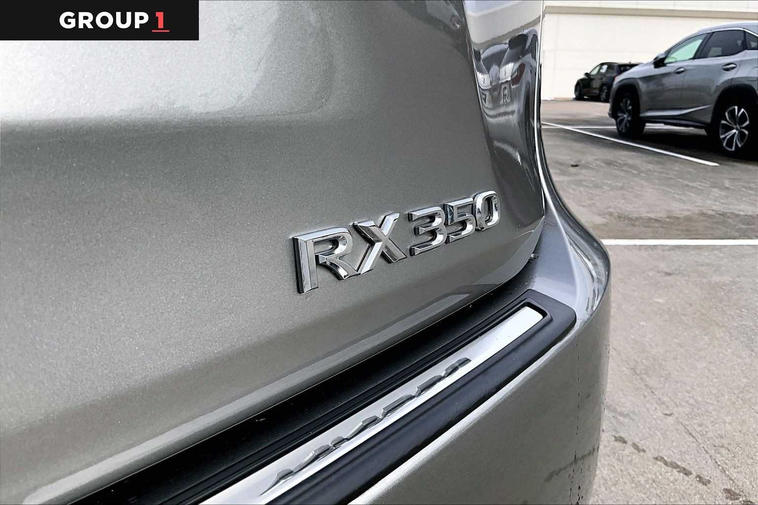 Used 2021 Atomic Silver Lexus  image 28