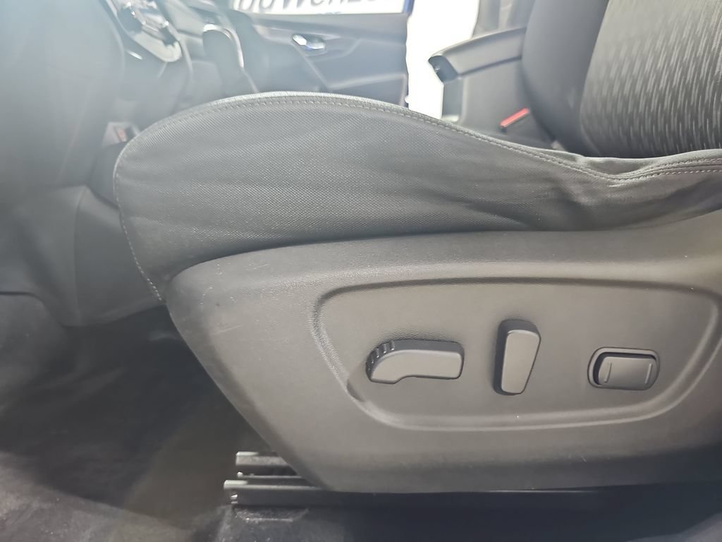 Used 2017 Blue Nissan SV image 34