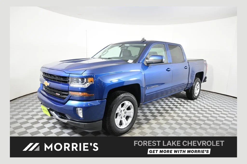 Used 2017 DEEP OCEAN BLUE METALLIC Chevrolet LT image 1