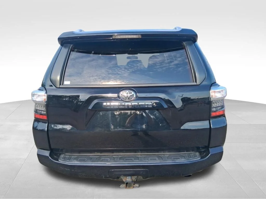 Used 2018 Black Toyota SR5 Premium image 8