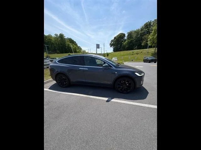 2020 Tesla Model X Long Range's photo