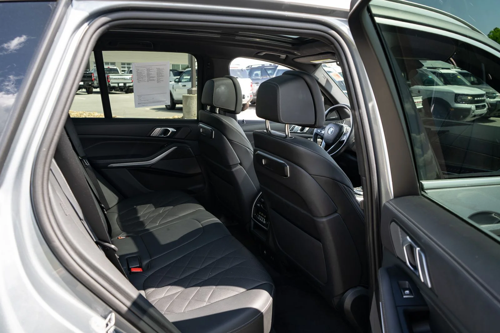 Used 2024 Gray BMW sDrive40i image 21
